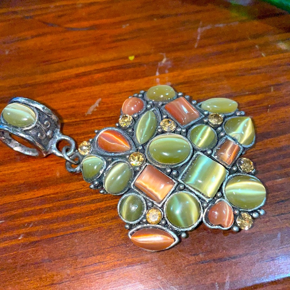 Beautiful Cat's Eye Pendant - Picture 3 of 4